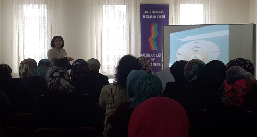 Ankara'da 85 aileye "Okul ve Aile" konulu seminer verildi.