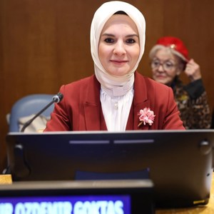 Bakanımız Göktaş, Bakanlığın "Dijital Trendler: Geleceğin Ekonomisini Şekillendiren Kadın Girişimciler" yan etkinliğinde konuştu: - fotoğraf 4