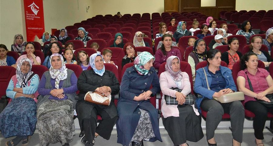 Malatya'da Aile Eğitim Programı çerçevesinde "Aile İçi İletişim" eğitimi verildi.