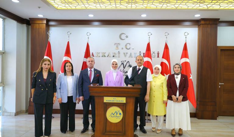 Bakan GÖKTAŞ Hakkâri'de: Valilik Ziyareti, Kadın Girişimciliği ve Aile Yılı Şenliği