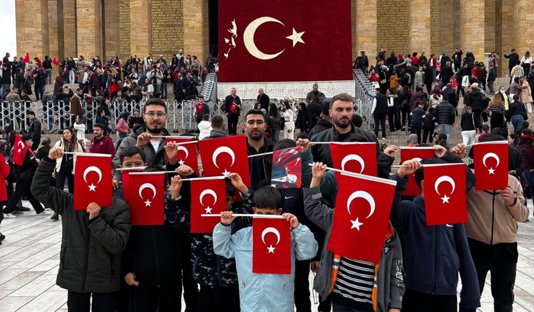 Çocuklarımız Ata’mızın Huzurunda!