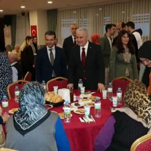 Valimiz Sayın İbrahim Akın ve eşi Saliha Akın Hanımefendi Meliha Ercan Huzurevi Yaşlı Bakım ve Rehabilitasyon Merkezinde Düzenlenen İftar Programına Katıldı - fotoğraf 2
