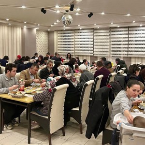 Evde Bakım Hizmet Modelimizden Yararlanan Ailelerimize İftar Programı Düzenlendi - fotoğraf 2