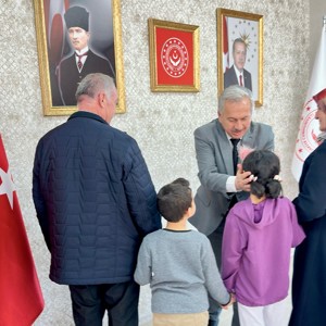  Bir kalp, bir çocuk; bir aile, bir dünya değiştirir. ❤️🤝 - fotoğraf 1