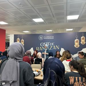 Aile ve Sosyal Hizmetler Bakanımız Göktaş, KYK yurdundaki kız öğrencilerle sahur yaptı - fotoğraf 3