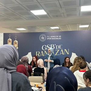 Aile ve Sosyal Hizmetler Bakanımız Göktaş, KYK yurdundaki kız öğrencilerle sahur yaptı - fotoğraf 3