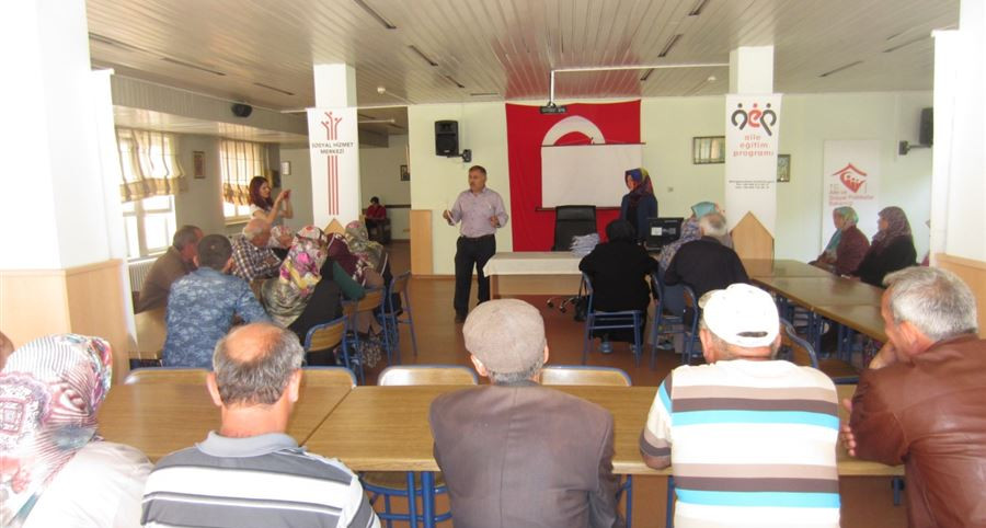 Gümüşhane’de 41 engelli yakınına Aile Eğitim Programı çerçevesinde “Engelli Bakımı’’ konulu eğitim verildi.