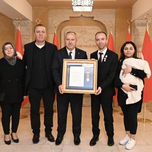 Devlet Övünç Madalyası ve Beratı Tevcih Töreni - fotoğraf 2