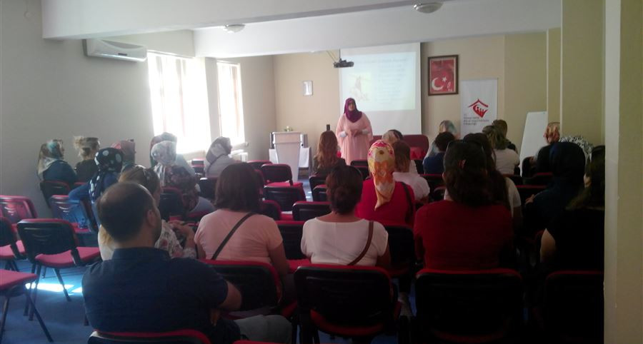 Malatya'da Aile Eğitim Programı kapsamında "Okul ve Aile" ve "Aile Yaşam Becerileri” konulu eğitim gerçekleştirildi.