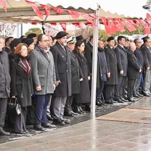 18 Mart Çanakkale Zaferi ve Şehitleri Anma Günü Çelenk Sunma Töreni Gerçekleştirildi - fotoğraf 2