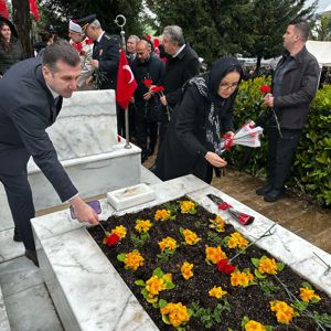 Valimiz Dr. Hülya Kaya ve İl Müdürümüz Arif Laçin'den Şehitlik Ziyareti  - fotoğraf 2
