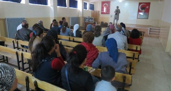 Elazığ'da 131 kişiye Aile Eğitim Programı kapsamında seminer verildi.