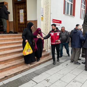 Mevlid Programı sonrası Aile Yılına özel olarak hazırlanan broşürler cemaatimize dağıtıldı! - fotoğraf 1