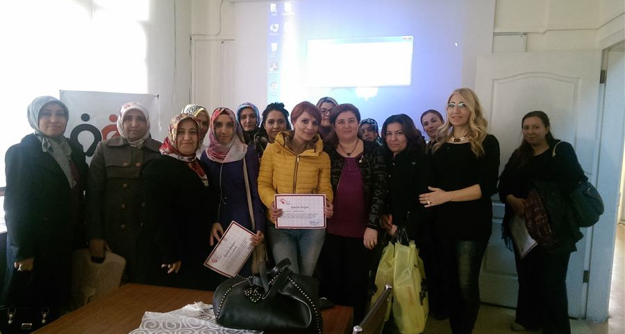 Ankara'da çocuk bakım kuruluşlarında görev yapan 21 personele eğitim verildi.