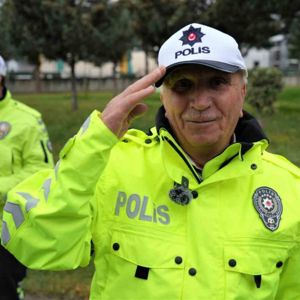 Ahmet Amca'nın Trafik Polisi Olma Hayali Gerçek Oldu - fotoğraf 1