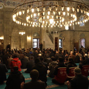 2025 Aile Yılı kapsamında, 18 Mart Çanakkale Zaferi ve Şehitleri Anma Günü Dolayısıyla Lalapaşa Camii'nde Öğle Namazı Sonrası Mevlid-i Şerif Programı - fotoğraf 1