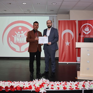 2025 #AileYılı söyleşileri kapsamında, Erzurum Aile ve Sosyal Hizmetler İl Müdürlüğü olarak düzenlediğimiz "Dijital Çağda Aile" konulu söyleşide, güçlü aile yapılarıyla güçlü bir toplum inşa etme hedefiyle çalışmalarımıza devam ediyoruz!  - fotoğraf 3