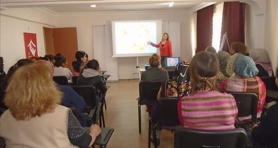 Edirne’de Aile Eğitim Programı kapsamında 43 kursiyere eğitim verildi.