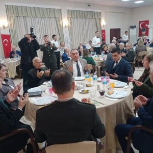 Şehit Aileleri Ve Gaziler İftar Yemeğinde Buluştu. - fotoğraf 2