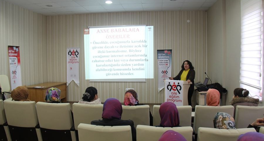 Çorum'da Aile Eğitim Programı kapsamında 84 katılımcıya eğitim verildi.
