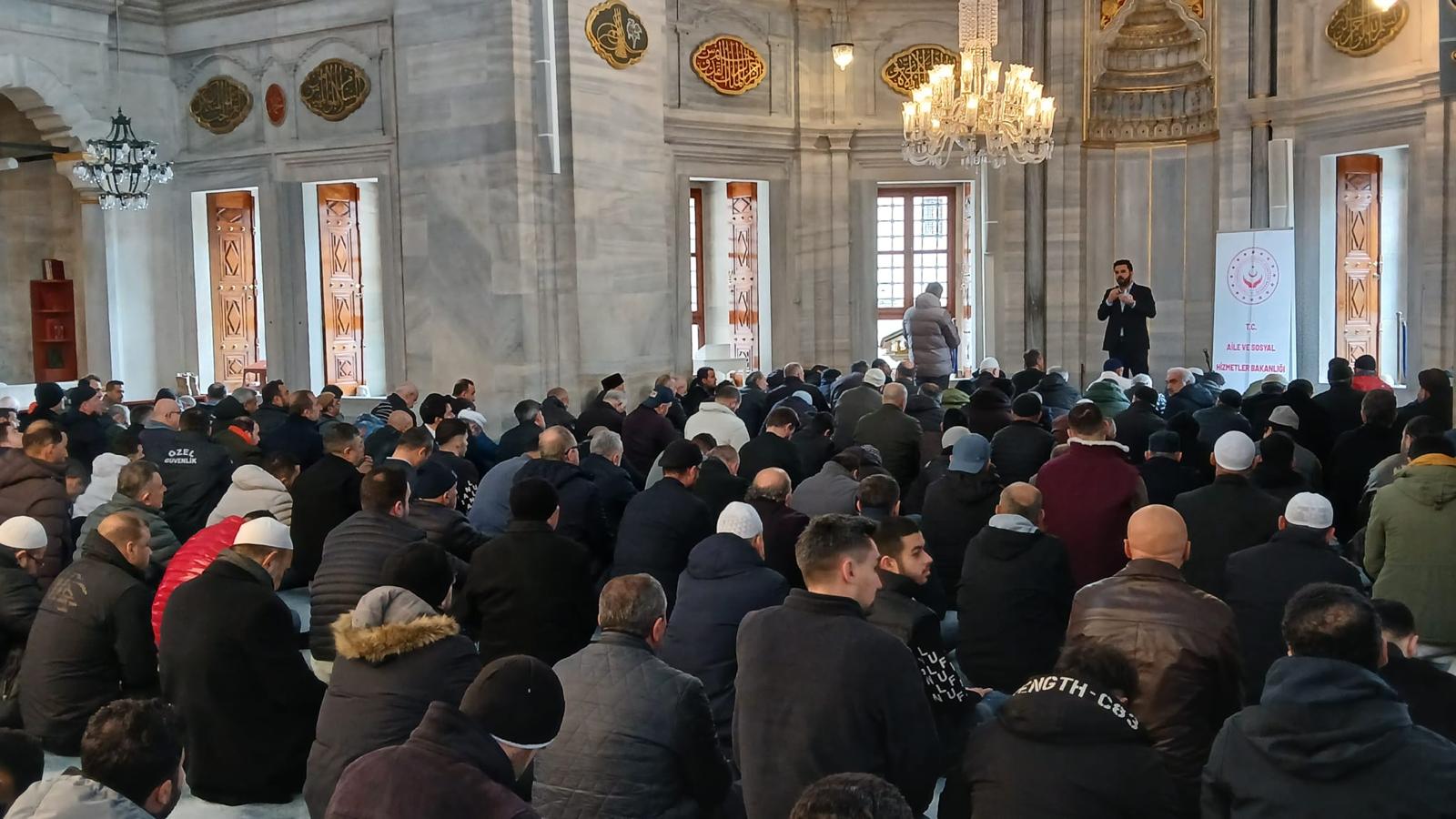 2025 Aile Yılı kapsamında “Ailemiz Geleceğimiz” konu başlığında Mobil Sosyal Hizmet çadırımız ile “Madde Bağımlılığı ve Babanın Aile İçindeki Önemi” konulu seminer ile gerçekleştirilmiştir.