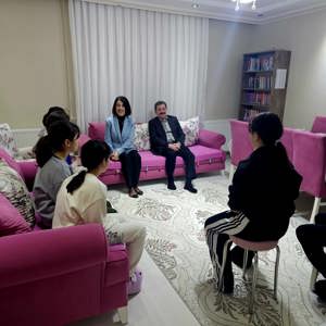 Sayın Valimiz Orhan Tavlı, Çocuklarımızın İftar Sofrasına Konuk Oldu - fotoğraf 1