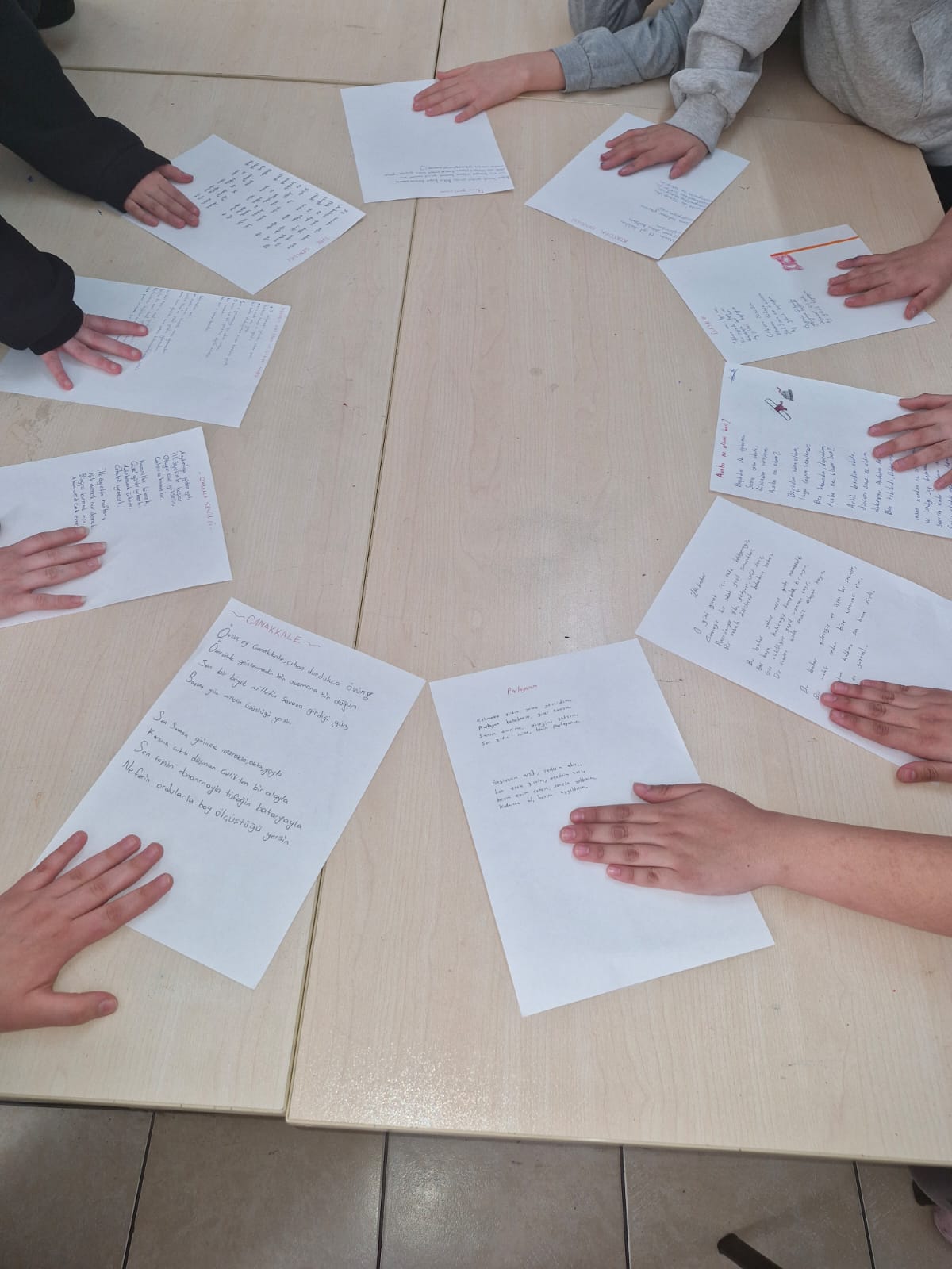 22 Mart Dünya Çocuk Şiirleri Günü münasebetiyle Çocuk Hizmetleri birimimiz tarafından koruma ve bakım altında bulunan çocuklarımızın kaleminden şiir etkinlikleri düzenlenmiştir. 