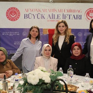 Aile ve Sosyal Hizmetler Bakanımız Göktaş, Afyonkarahisar’da büyük aile iftarı ile sahur programına katıldı - fotoğraf 1