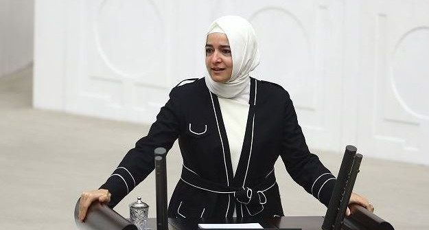 "Aileyi güçlendirmek, bu kurumu tehdit eden unsurları ortadan kaldırmak, hukuki bir mesele olduğu kadar aynı zamanda bir zihniyet meselesidir"