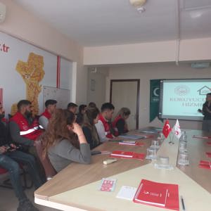 İl Göç İdaresi Müdürlüğü Personellerine Aile Yılı Kapsamında Eğitim Düzenlendi. - fotoğraf 2