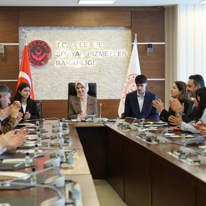 Azerbaycanlı Şehit Çocukları, Bakanımız Sayın Mahinur Özdemir Göktaş'ı Ziyaret Etti. - fotoğraf 2