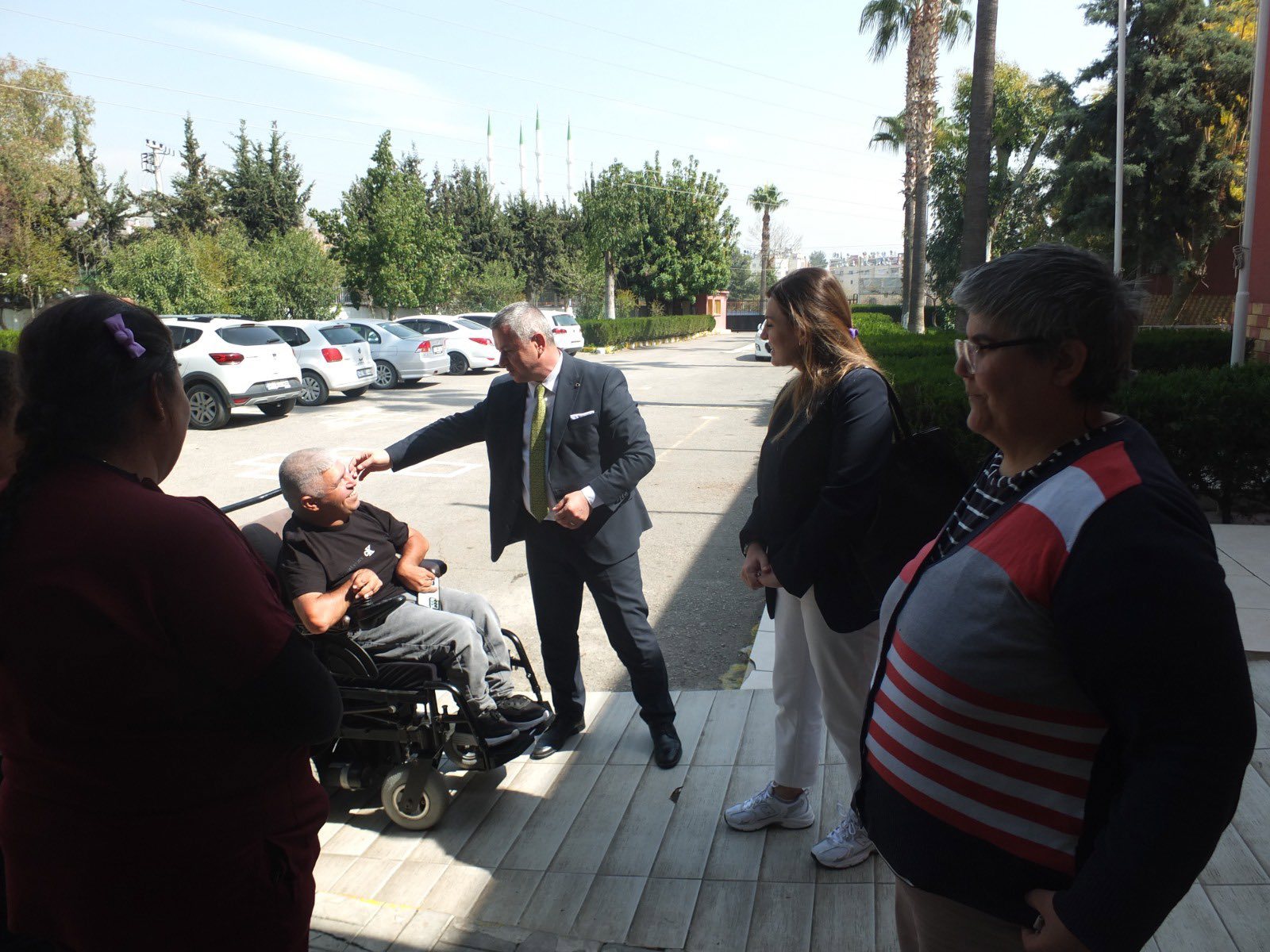 Aileyılı ziyaretleri kapsamında Bakanlığımız toplumsal hizmetler daire başkanı Nurbanu UZUNOĞLU ANAR Nihat Sözmen Bakım, Rehabilitasyon ve Aile Danışma Merkezimizi ziyaret etti. #aileyılı - fotoğraf 1