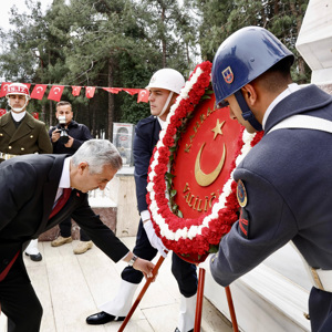 Çanakkale Zaferi’nin 110. Yıl Dönümünde Şehitlerimizi Rahmetle Andık - fotoğraf 10