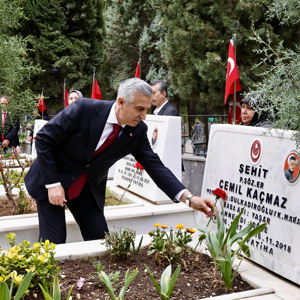 Çanakkale Zaferi’nin 110. Yıl Dönümünde Şehitlerimizi Rahmetle Andık - fotoğraf 12