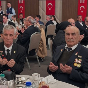 Aziz Şehitlerimizin Aileleri ve Kahraman Gazilerimizle İftardayız  - fotoğraf 13