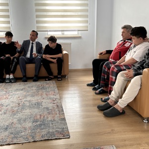 Bakanımız Sayın Mahinur Özdemir Göktaş'ın Talimatlarıyla 81 İl Müdürlüğüne Bakanlığımızda Görev Yapan İdarecilerin Aile Yılı Münasebetiyle Ziyaretleri Kapsamında İlimizde BTGM Daire Başkanı Nadir Halıcı Ziyaretlerini Gerçekleştirdi - fotoğraf 9