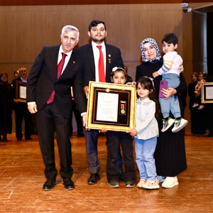 Devlet Övünç Madalyası Tevcih Töreni Mehmet Akif Ersoy Kültür Merkezinde Gerçekleştirildi - fotoğraf 3