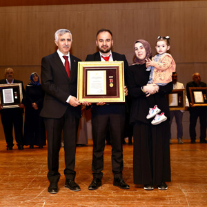 Devlet Övünç Madalyası Tevcih Töreni Mehmet Akif Ersoy Kültür Merkezinde Gerçekleştirildi - fotoğraf 10