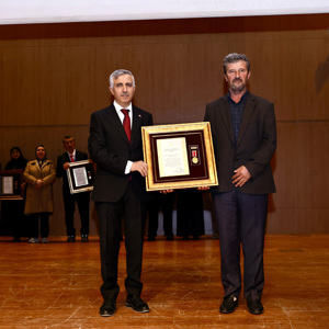 Devlet Övünç Madalyası Tevcih Töreni Mehmet Akif Ersoy Kültür Merkezinde Gerçekleştirildi - fotoğraf 14