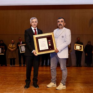 Devlet Övünç Madalyası Tevcih Töreni Mehmet Akif Ersoy Kültür Merkezinde Gerçekleştirildi - fotoğraf 16