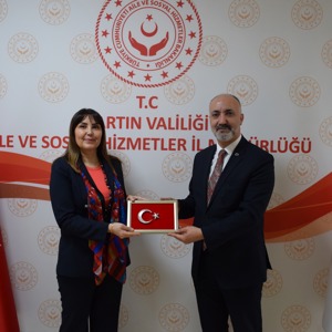 Çocuk Hizmetleri Genel Müdürlüğü Sosyal Rehabilitasyon Hizmetleri Daire Başkanı Sayın Gökşen Altınok Duman, Bartın Aile ve Sosyal Hizmetler Müdürlüğümüzü ziyaret etti. - fotoğraf 2