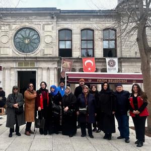 2025 'Aile Yılı' kapsamında "Ailemiz" temasıyla Şehit Yakınlarımız ile Hırka-i Şerif, Fatih Sultan Mehmet Türbesi ve Mehmet Emin Tokadi Türbesini ziyaret ediyoruz. - fotoğraf 9