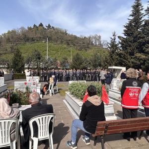 Ramazan Bayramı Arifesinde Şehitlerimiz Dualarla Yad Edildi  - fotoğraf 2