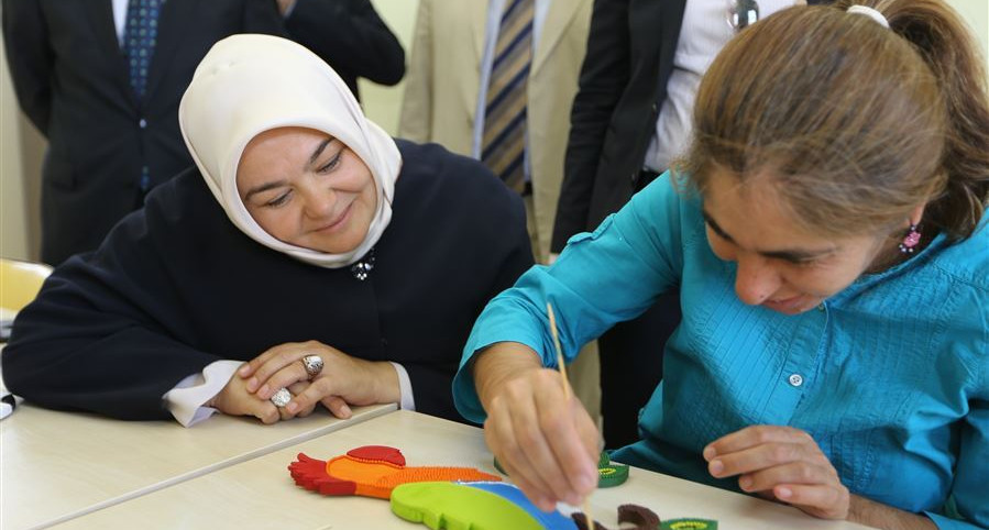 Bakan Gürcan’dan Engellilere Ofis Desteği