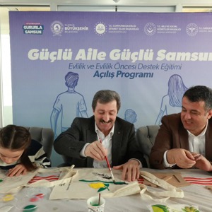 Samsun Valisi Orhan Tavlı ve Büyükşehir Belediye Başkanı Halit Doğan Koruyucu Aileler ve Çocuklarla Bir Araya Geldi - fotoğraf 10