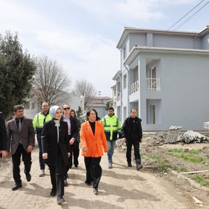 Bakanımız Sn. Mahinur Özdemir Göktaş, Bahçelievler Şeyh Zayed Çocuk Evleri Sitemizde inşaatı devam eden yeni alanları ziyaret ederek çalışmaları yerinde inceledi. - fotoğraf 1