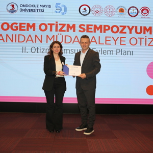 Samsun'da “Tanıdan Müdahaleye Otizm” temasıyla sempozyum düzenlendi - fotoğraf 13