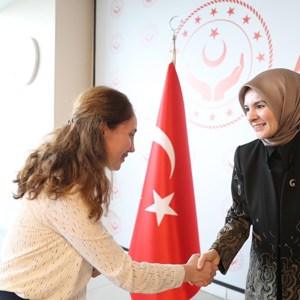 Aile ve Sosyal Hizmetler Bakanımız Göktaş, bakanlık personeli ile bayramlaştı - fotoğraf 5