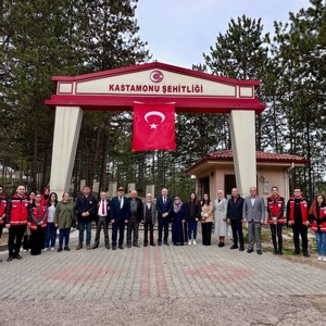 Ramazan Bayramını Vesilesiyle Aziz Şehitlerimizin Kabirlerini Ziyaret Ettik - fotoğraf 10