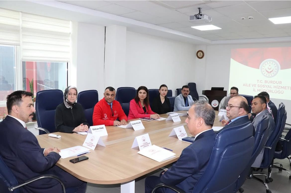 Bakanlığımız Sosyal Yardımlar Genel Müdürlüğü Araştırma, Geliştirme ve Tanıtım Daire Başkanı Ali Altınsoy, 2025 yılı “Aile Yılı” ziyaretleri kapsamında İlimizi ziyaret etmiştir.